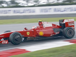 Súd zamietol sťažnosť Ferrari voči rozpočtovému stropu