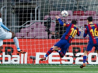 Pelé písal Messimu: Príbehy ako tie naše o láske k jednému klubu, sú čoraz vzácnejšie