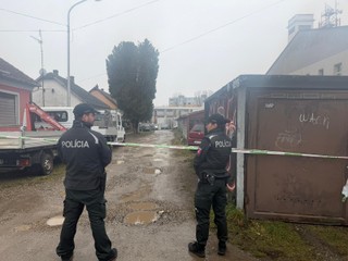 V rodinnom dome našli dobodanú ženu a jej 11-ročnú dcéru, podozrivým je expartner