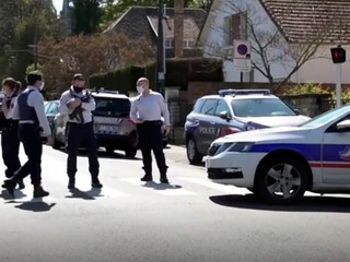 Útočník bodol policajtku na stanici. Prípadom sa zaoberajú aj ako možným teroristickým činom