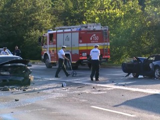 Štyria ľudia, vrátane detí, sa zranili pri nehodách pod sídliskom KVP v Košiciach