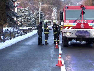 V izbe rodinného domu vznikol požiar, pravdepodobne ho spôsobila nabíjačka v zásuvke