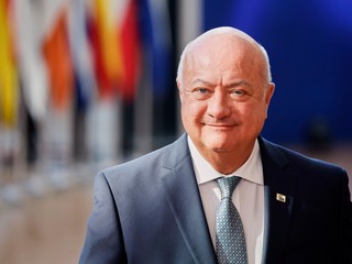 Rakúski ľudovci si do čela strany zvolili kancelára Christiana Stockera