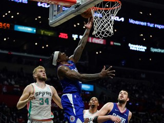 Hrozí dlhodobé prerušenie sezóny. NBA a NHL odložili 54 zápasov