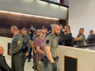 Po roku od tragédie na Zochovej sa Dušan Dědeček opäť postavil pred súd