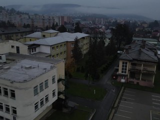 Nemocnica dočasne presunula časť pacientov kvôli výpadku elektriny