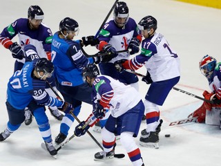 Českí hokejisti zdolali Talianov s výrazným gólovým rozdielom. Fínsko je novým lídrom A-skupiny