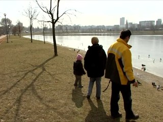 Deti majú zatvorené školy. Ony sa ale prechádzajú po obchodoch či fitnesscentrách