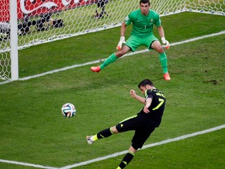 Španieli so lúčia víťazstvom, Holandsko bez prehry lídrom B-skupiny