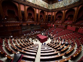 Tvrdil, že nemá záujem o ďalšie funkčné obdobie, stal sa prezidentom. Talianske voľby vyhral Mattarella