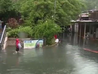 Obrovská evakuácia v Číne. Domovy muselo opustiť 127 000 ľudí