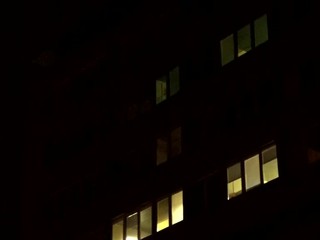 Na východe našli pod oknami nemocnice mŕtveho dôchodcu