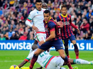 Jasné triumfy Barcelony aj Realu, Bayern sfúkol Dortmund