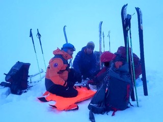 Poliak sa zranil v Tatrách, záchranná akcia trvala 3 hodiny