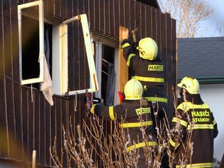Výbuch plynovej fľaše vážne zranil 78-ročného muža. Senior utrpel ťažké popáleniny