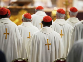 Kto nahradí pápeža Františka? Medzi kandidátmi je jezuita z Brna, Orbánov muž aj neprávom obvinený