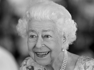 Dojímavá storočnica Alžbety II.: Kráľ Karol so slzami v očiach poslal mame do neba TENTO odkaz!