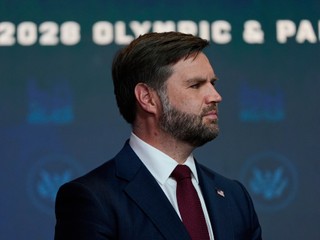 Tajná služba USA nechala zvýšiť hladinu rieky v Ohiu, aby sa J.D. Vanceovi dobre jazdilo na kajaku