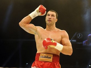 Vladimir Kličko naďalej svetovým šampiónom, knokautoval Thompsona