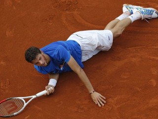 Nechutná výmena na Roland Garros! Jeden zvracal, druhý sa zvíjal v kŕčoch