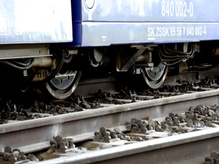 Teroristi sa vyhrážajú vykoľajovaním vlakov v Európe