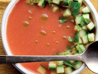 Stavíme sa, že takto ste melón ešte nejedli! Vychutnajte si z neho lahodné vychladené gazpacho