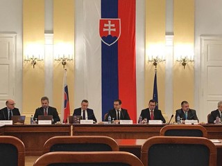 ONLINE:  Ústavnoprávny výbor začal svoj tretí deň vypočúvaním kandidátov na post ústavných sudcov