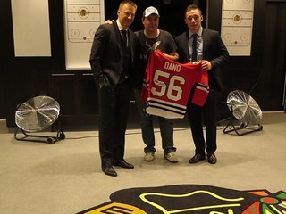 Hossa s Daňom konečne spolu v jednom zápase. Vyhrali, ale ku gólu gratulovali Sekerovi