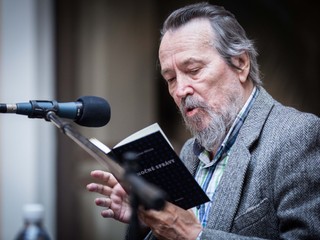 Zomrel spisovateľ Dušan Mitana