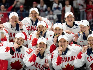 Hokej-MS-ženy: Kanaďanky zdolali USA 6:5 po predĺžení a získali trinásty titul