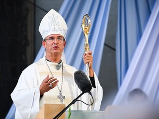Biskup František Trstenský vyzval spoločnosť, aby sa zjednotila