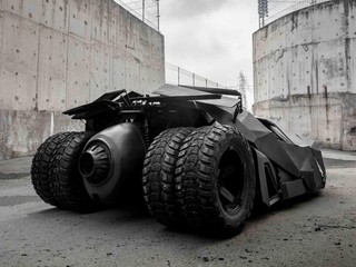 Táto replika Batmobilu je dokonalá: A nevadí ani, že je elektrická