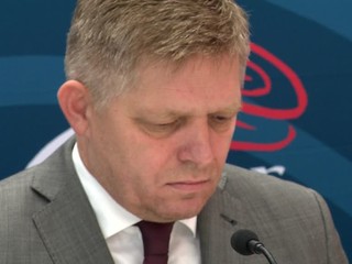 Fico: Novinári sa správajú ako lacno najatí komedianti