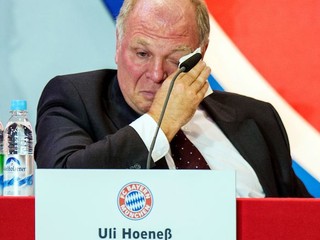 Hoeness na tri a pol roka za mreže