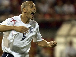 Rio Ferdinand dostal mastnú pokutu za "čokoládový nanuk"