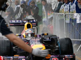 Pole position na VC Brazílie pre Vettela