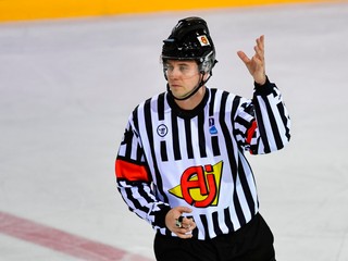 Slovensko má dvojicu rozhodcov pre MS v hokeji. Sú nimi Peter Stano a Oto Durmis