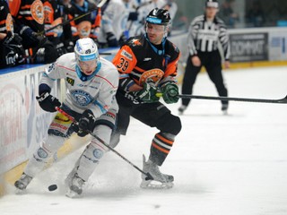 Kto môže hrať hokej? Aj Michalovce odkladajú zápasy