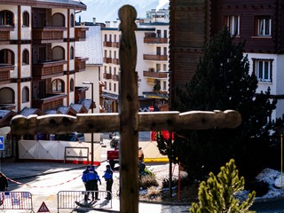 Požiar v Crans-Montane: pitva vylúčila ušliapanie 16-ročného chlapca, mladík sa zrejme udusil