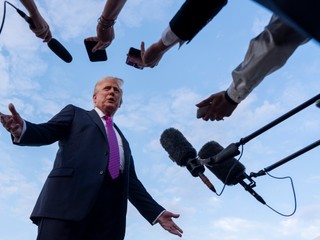 Politico: Trump konečne označil Rusko za agresora vo vojne na Ukrajine