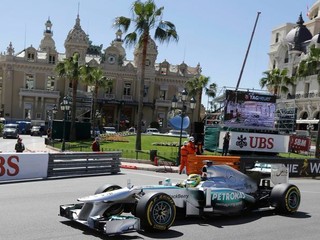 F1: Rosberg na Mercedese šiel v Monaku svoju súťaž. Ako otec!