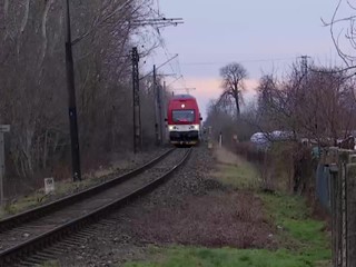 Pri zrážke s vlakom prišla o život jedna osoba. Podľa informácií TV JOJ išlo o tínedžera