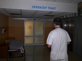 Požiar v nemocnici ovplyvnil chod nemocnice. Pacientov presúvali na iné operačné sály