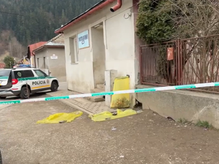 Nákup sa skončil drámou: Po hádke zákazník bodol majiteľa potravín nožom