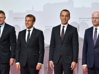 Fico sa stretol s Macronom. Riešili vysielanie pracovníkov do zahraničia