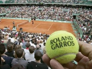 Hantuchová po troch rokoch do 2. kola dvojhry v Paríži, Lacko nestačil na Federera