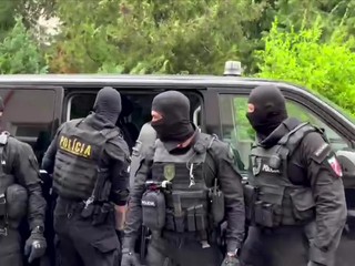 Posun v prípade mŕtvej Ukrajinky: Policajné komando priviezlo podozrivého študenta na miesto činu