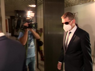 Kajúcnik Adrián Szabó, ktorý mal prijať elektroniku ako úplatok, sa dohodol s prokurátorom