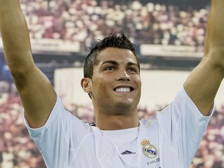 Biely balet pred Ronaldom kľakol