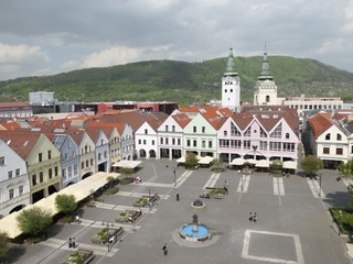 Nočný klub lákal na meno sexuálneho predátora. Sľuboval alkohol aj vstup pre mladistvé